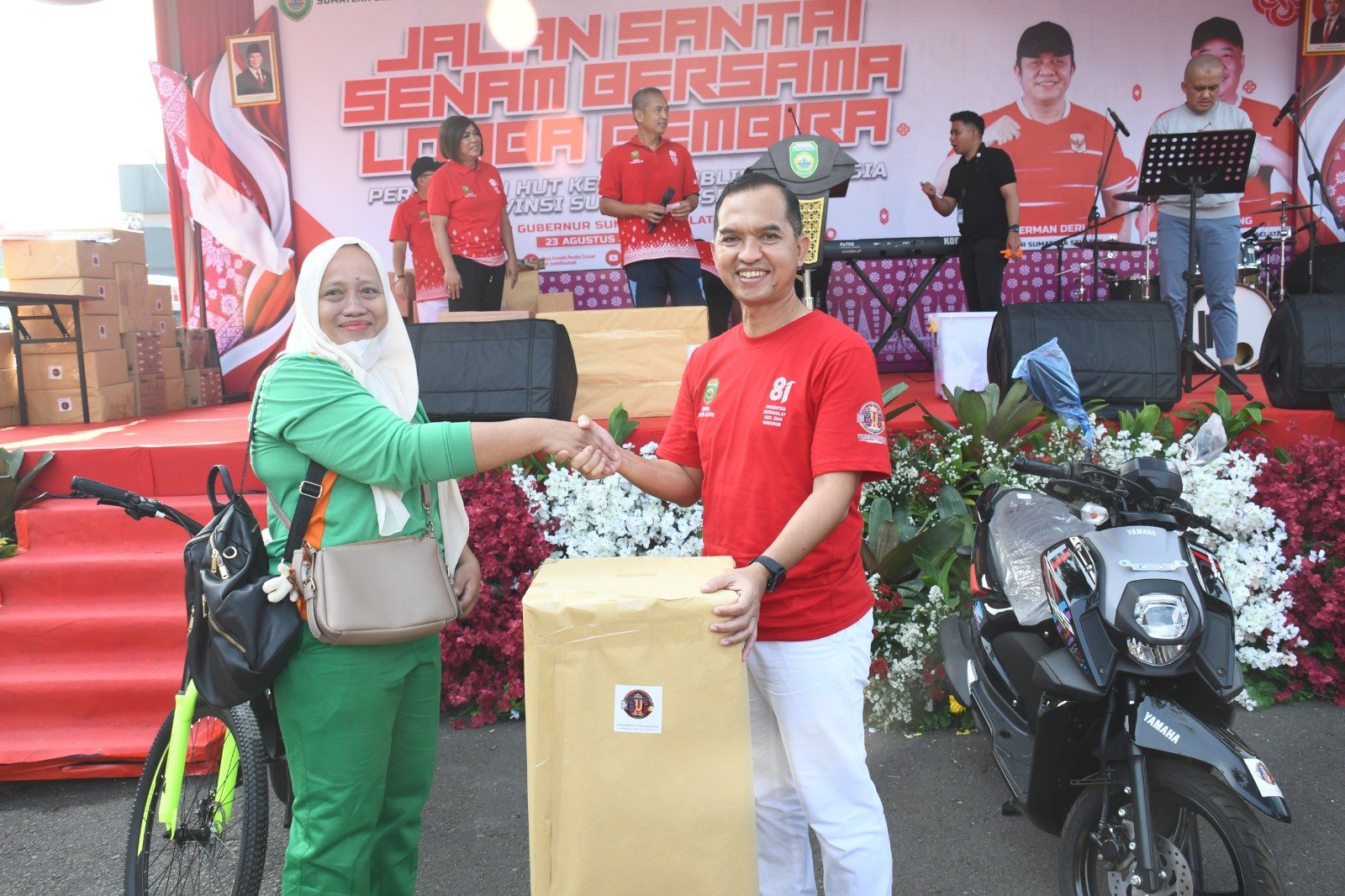 Semarak HUT RI ke-81, Kasrem 044/Gapo Ikut Jalan Santai Bersama Ribuan Peserta