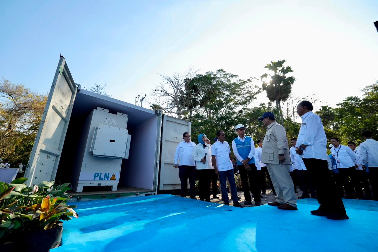 Prabowo Luncurkan PLTS 100 GWp, PLN Siap All Out Dukung Swasembada Energi Nasional