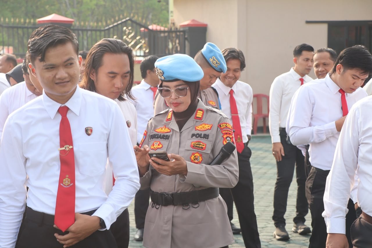 Polres OKU Timur Pemeriksaan Internal, Cek HP Anggota untuk Antisipasi Judi Online