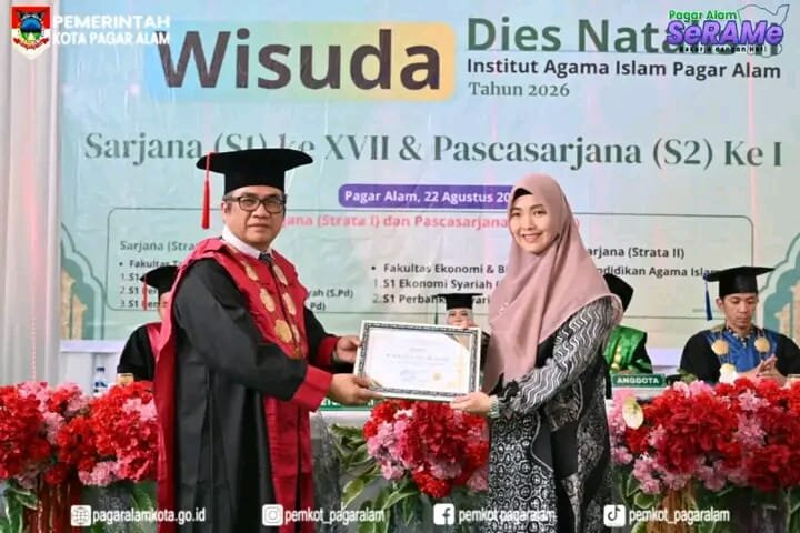 Wisuda Perdana S2, Wawako Bertha Dorong Lulusan IAI Pagar Alam Berkontribusi untuk Daerah
