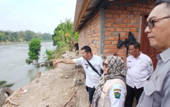 3 Rumah Terancam Longsor di Pinggir Sungai Lematang, Pemkab Muara Enim Siapkan Relokasi