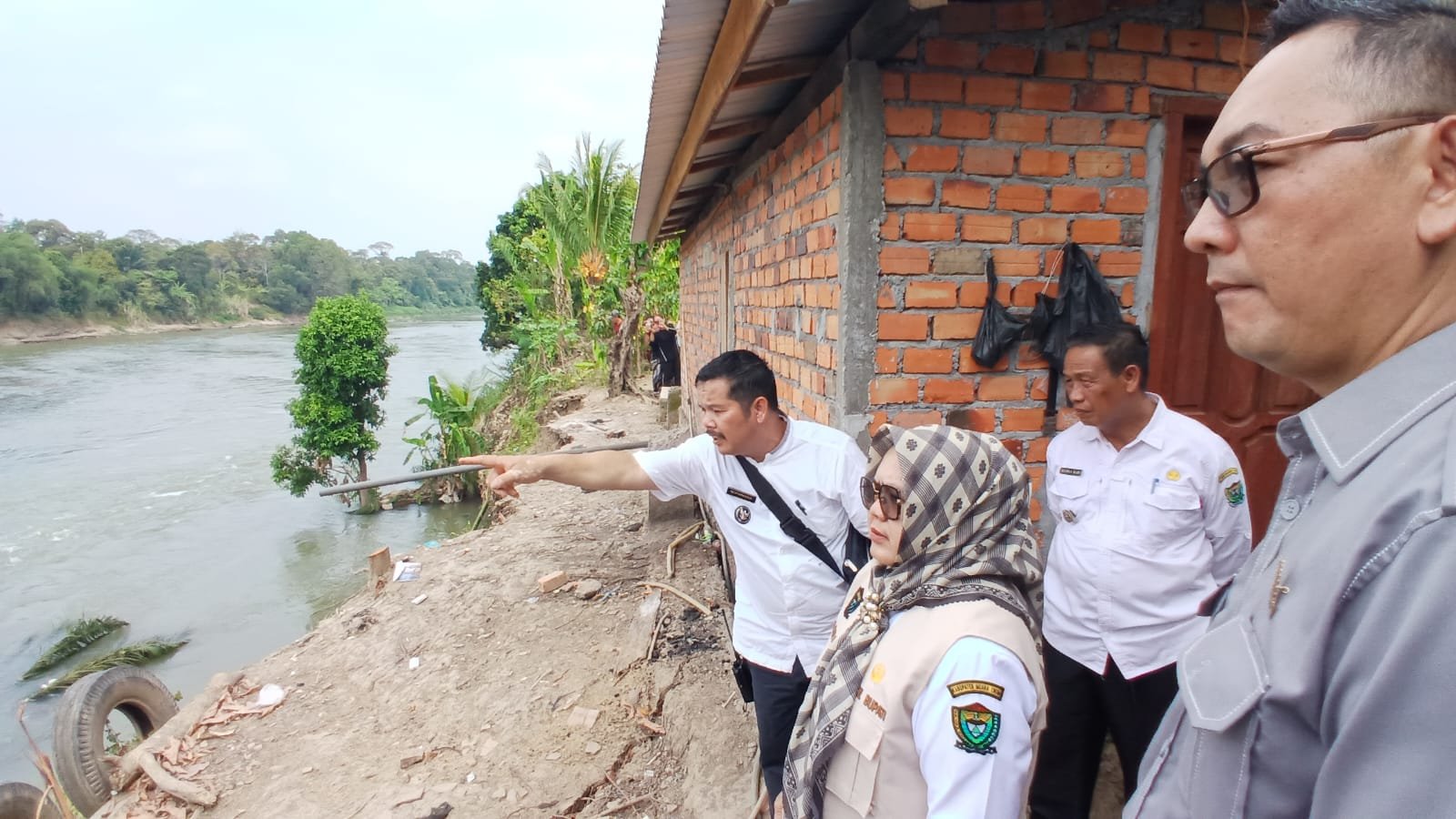 3 Rumah Terancam Longsor di Pinggir Sungai Lematang, Pemkab Muara Enim Siapkan Relokasi