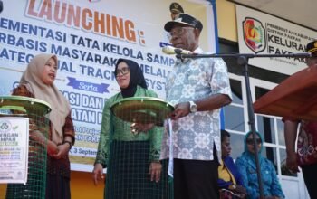 Usung Filosofi Satu Tungku Tiga Batu, Wabup Fakfak Ajak Warga Kompak Kelola Sampah