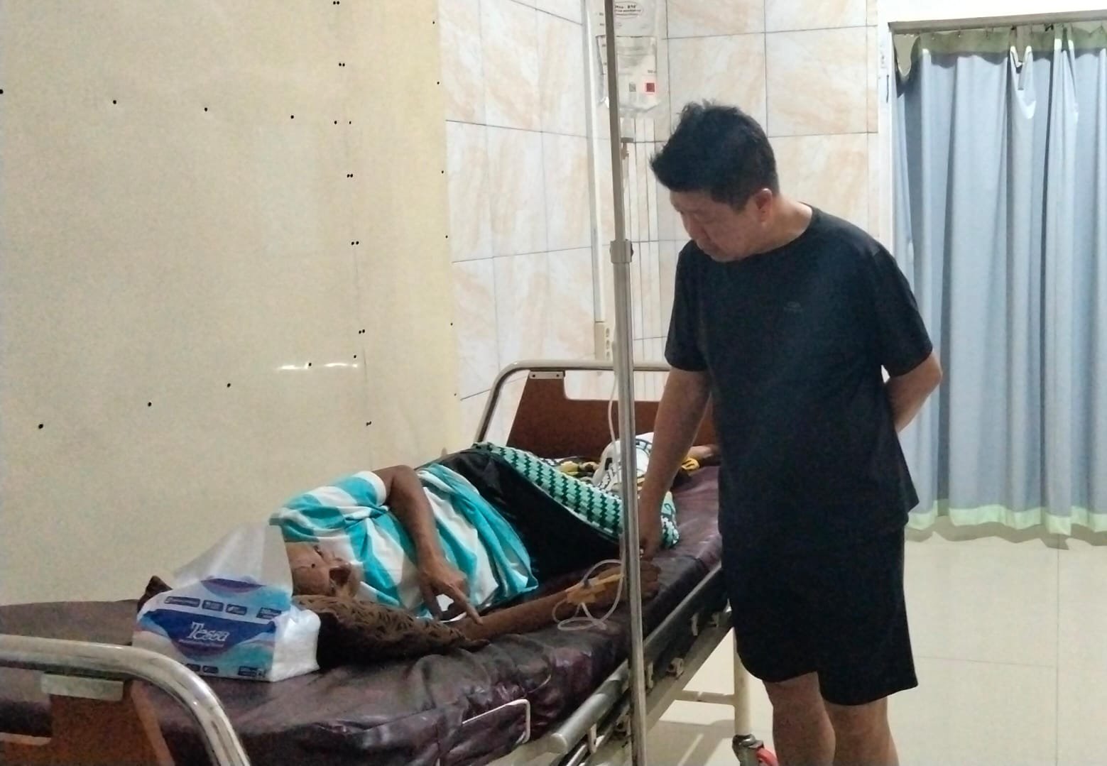 Josep Goenawan Hadir Menguatkan Orang Sakit di RSUD Fakfak