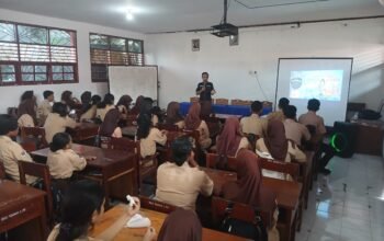 Sapa Ratusan Siswa SMAN 1, Polres Fakfak Dekatkan Layanan Digital Polri ke Generasi Muda