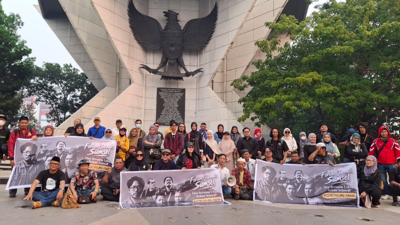 Lima Jurnalis Hilang Saat Liputan Krakatau, Insan Pers Sumsel Gelar Doa Bersama