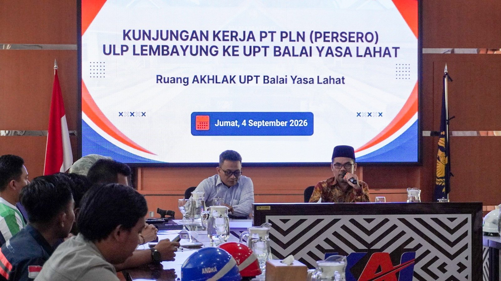 Hari Pelanggan Nasional, PLN UP3 Lahat Sambangi PT KAI Balai Yasa dan RS Bunda As Salam