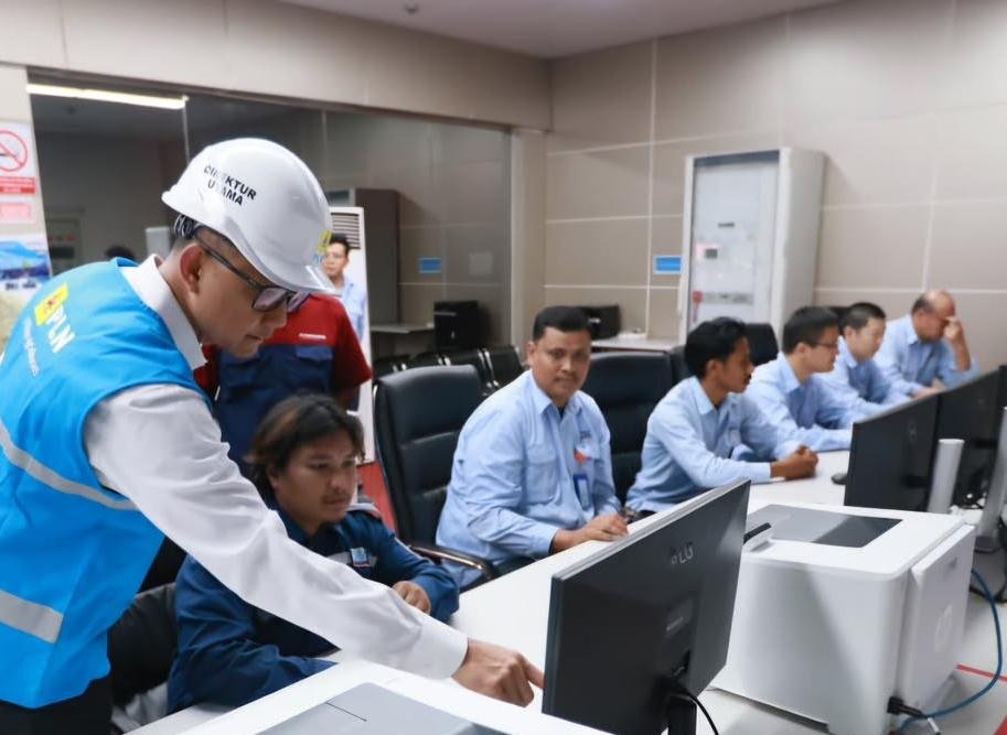PLN Kejar Keseimbangan Listrik Sulbagsel, Dirut Darmawan Turun ke Jeneponto
