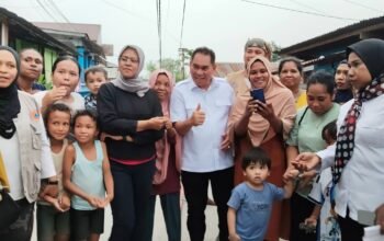 Bupati Samaun Dahlan Turun Langsung Salurkan Air Bersih, Warga RT 14 Wagom Sampaikan Apresiasi