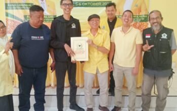 Syukron Oktadiansyah Resmi Ambil Formulir Bacalon Ketua Golkar Lahat 2025-2030