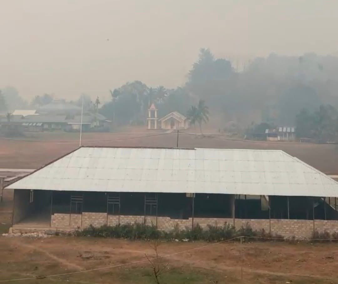 Kabut Asap Tebal Melanda Karas, Kepala Distrik Karas Ajukan Libur Sekolah dan 1.000 Masker