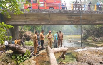 Air Gratis untuk Warga Fakfak, Kadistrik Kayauni dan Kepala Kampung Ubadari Kawal Langsung Bupati Samaun