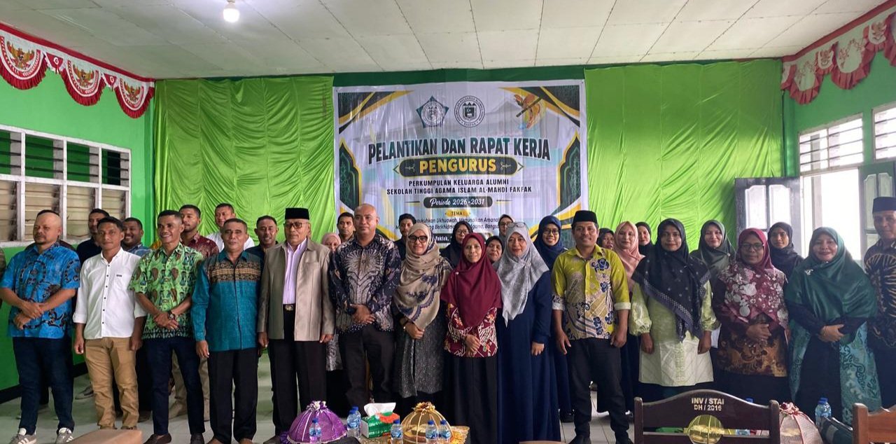 Pelantikan Alumni STAI Al-Mahdi Fakfak Jadi Momentum Perkuat Almamater dan Kualitas Pendidikan