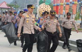 Dari Taman hingga Laut, Polres Fakfak Bergerak Wujudkan Lingkungan Bersih