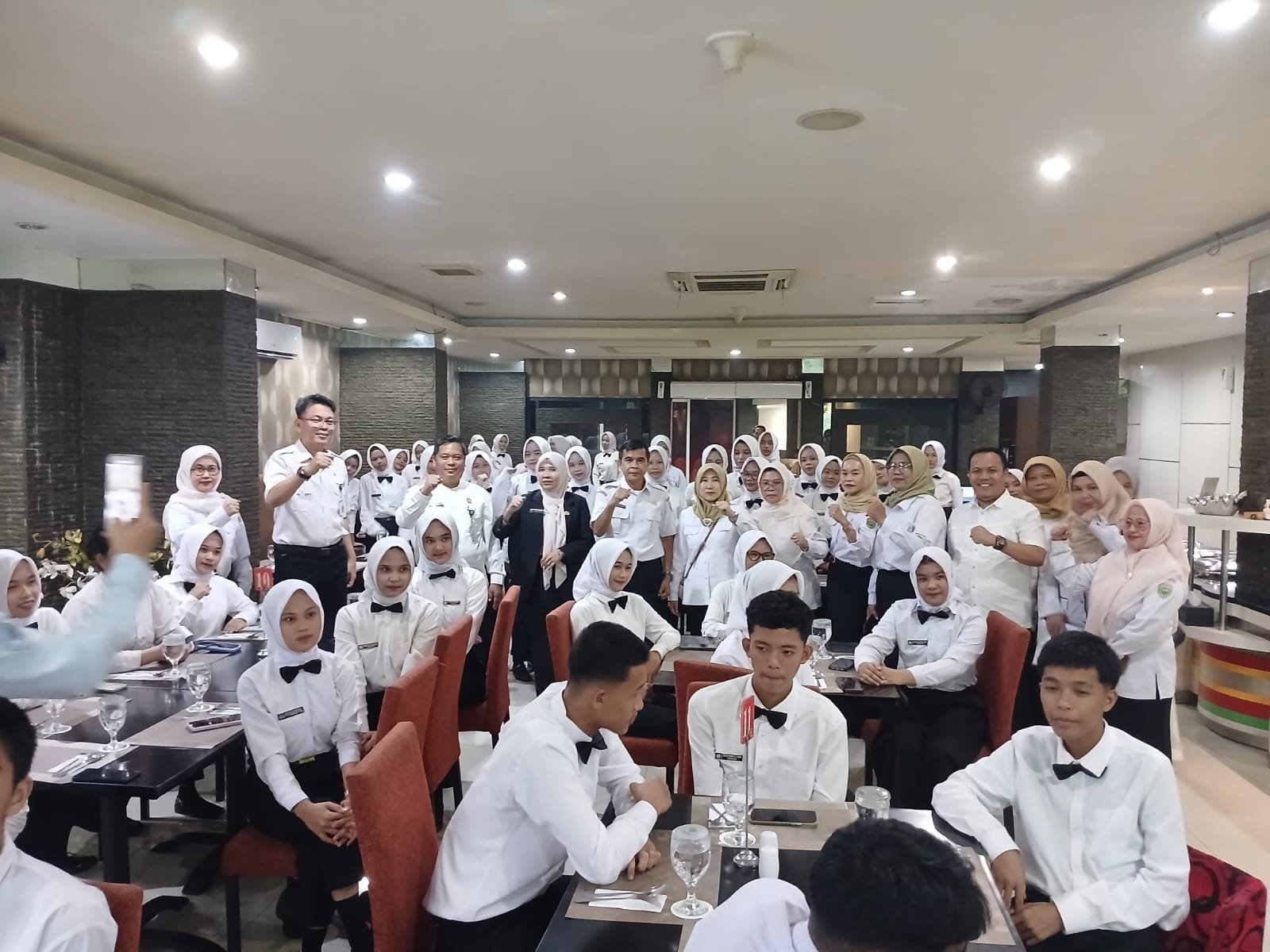 94 Siswa SMK Negeri Sumsel Praktik Memasak Langsung di Hotel Swarna Dwipa