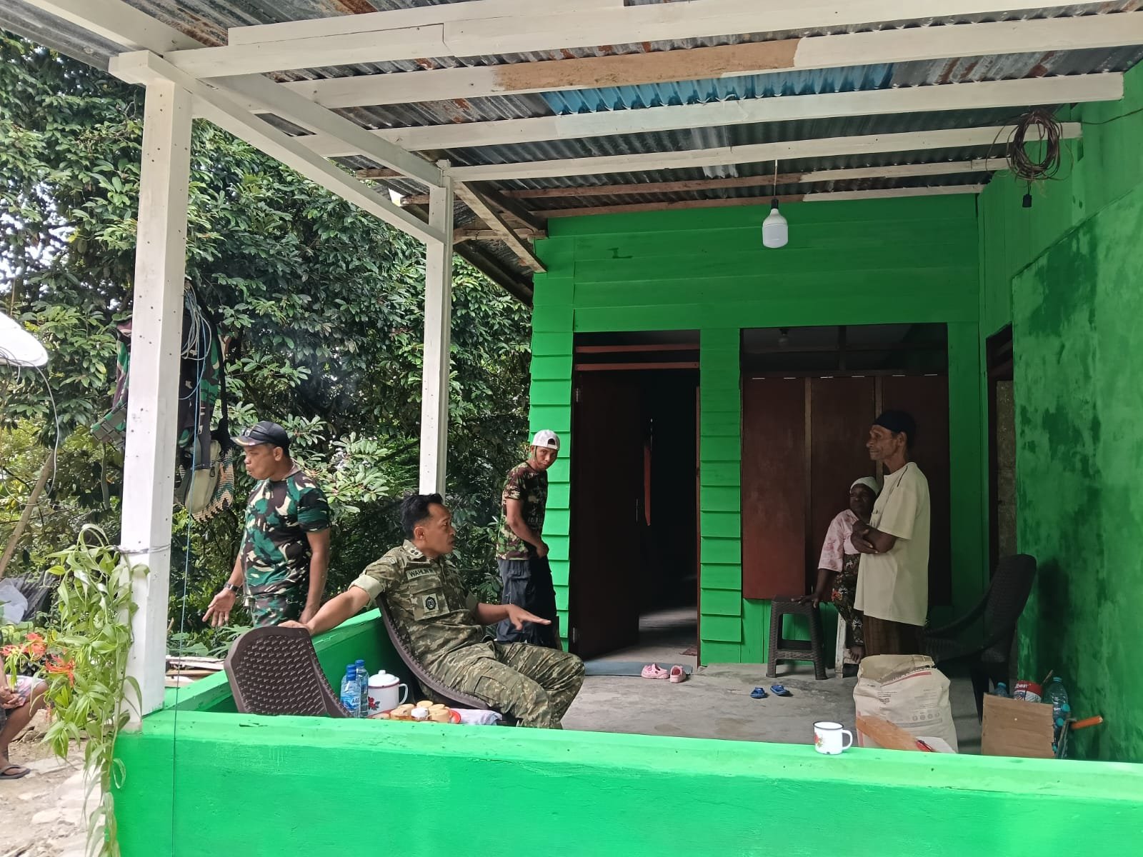 Program Karya Bakti Kodim 1803/Fakfak, 15 Rumah di Kampung Sekru Tuntas Direhabilitasi