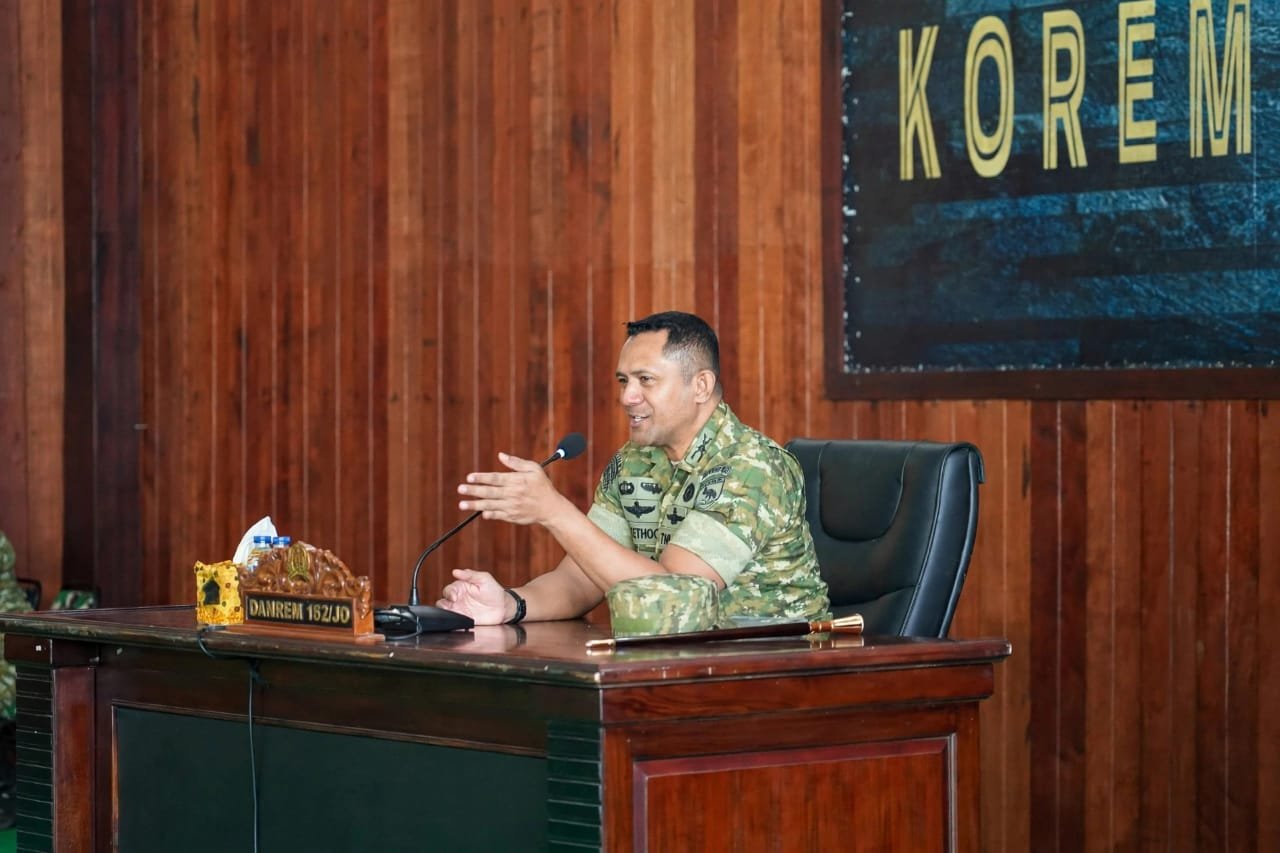 Danrem 182/JO Berikan Pengarahan kepada Prajurit Makorem