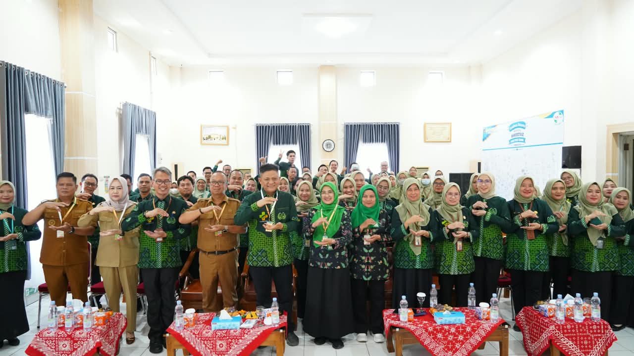 Bupati Enos Hadiri Re-Akreditasi RSUD OKU Timur, Dorong Pelayanan Kesehatan Bermutu