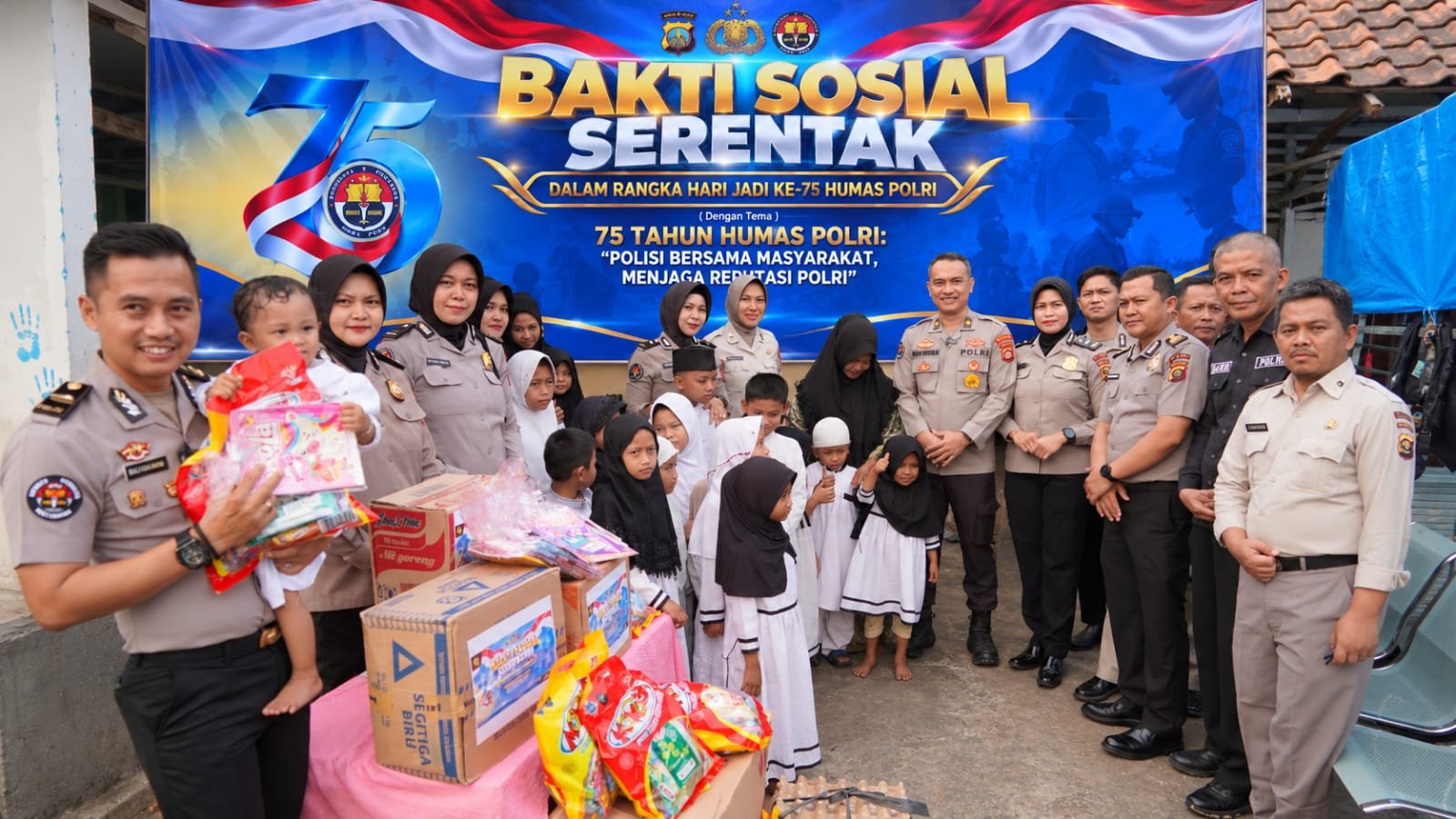 Jaga Reputasi Polri Lewat Aksi Nyata, Bidhumas Polda Sumsel Berbagi dengan Anak Panti Asuhan