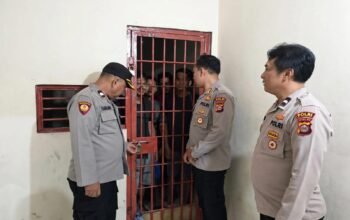 Kapolsek Lais Cek Ruang Tahanan, Pastikan Keamanan dan Kesehatan Warga Binaan