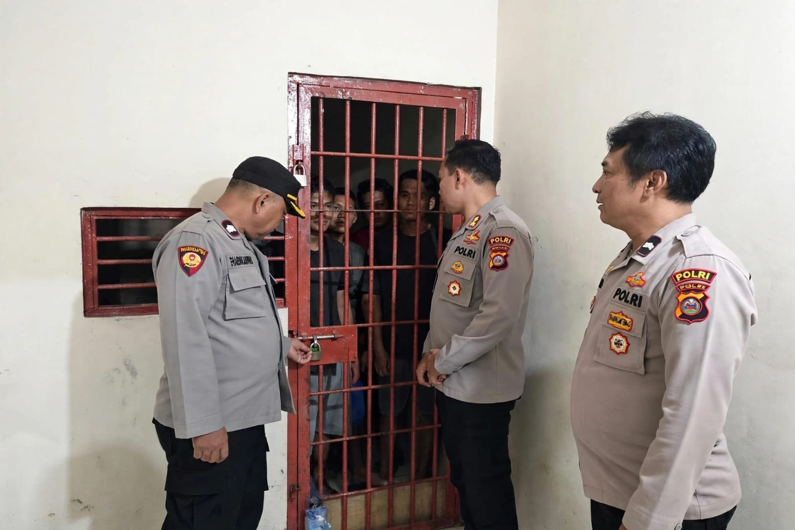 Kapolsek Lais Cek Ruang Tahanan, Pastikan Keamanan dan Kesehatan Warga Binaan